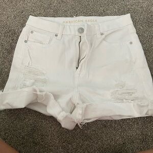 White American Eagle super stretch shorts